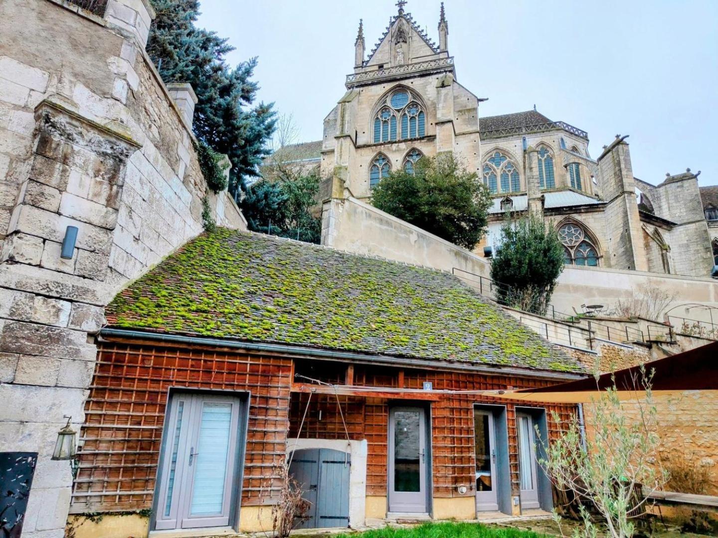 Home - Saint Loup - Sejour A Auxerre Bagian luar foto